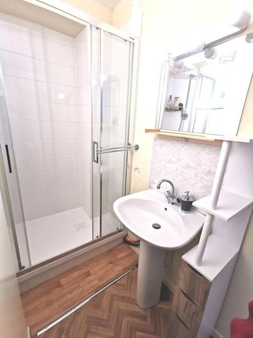 Studio Cosy Au Coeur De Reims Zewnętrze zdjęcie